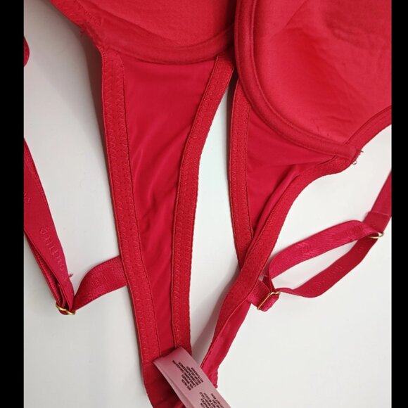 Red Juicy Couture Under Wire Push up Bra Size 34B - Picture 8 of 9
